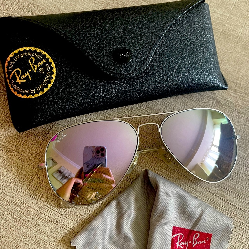 Rayban women’s aviators 🕶️